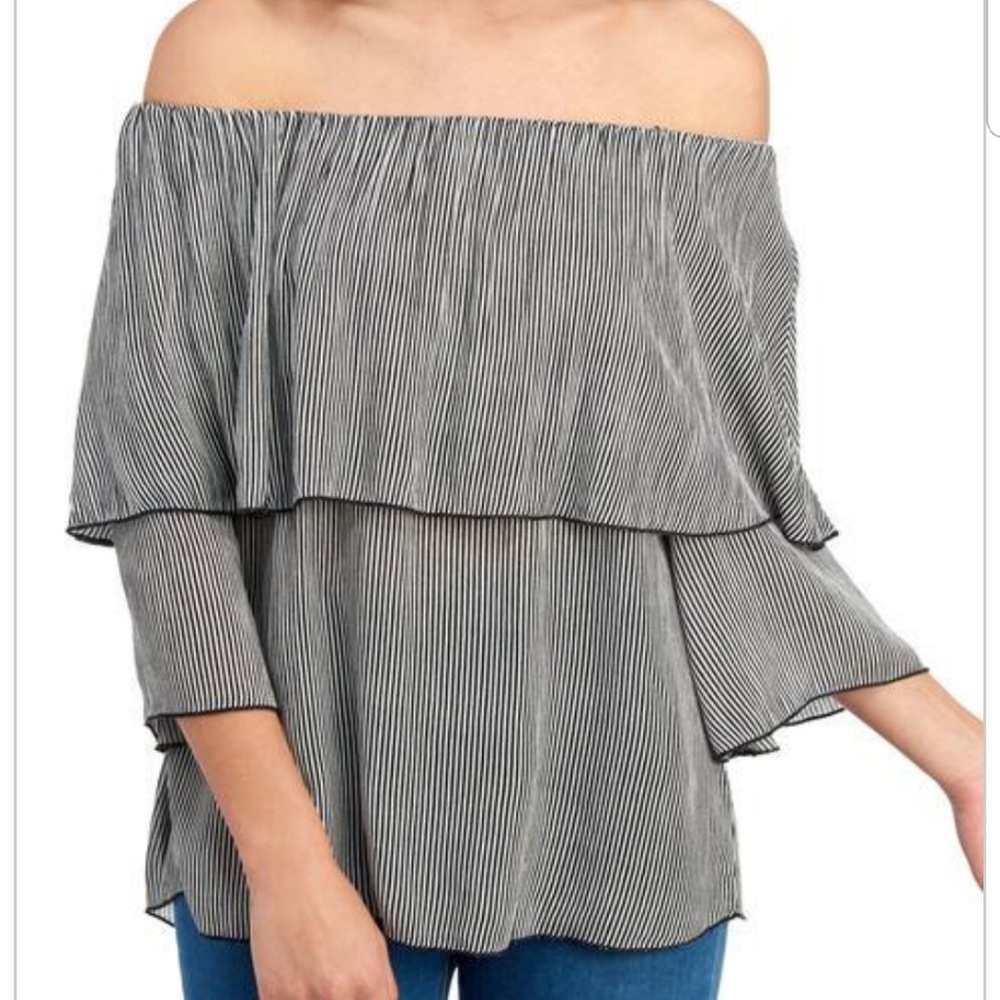 Cha Cha Vente Off Shoulder Top